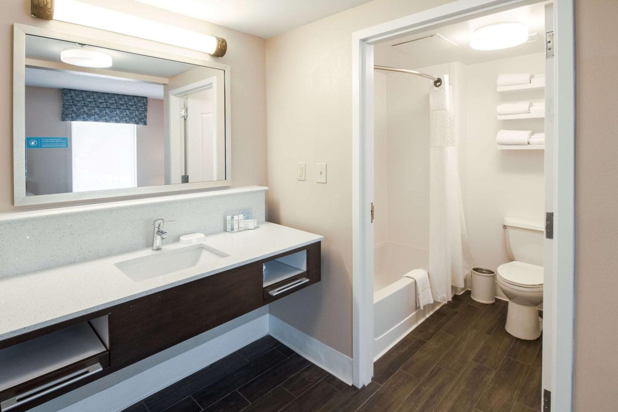 Hampton Inn & Suites Huntsville Hampton Cove Экстерьер фото